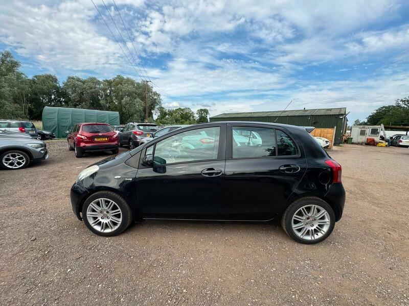 Toyota Yaris Sr Black #4