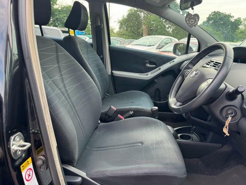 Toyota Yaris 1.3L Tr Mm Black #11