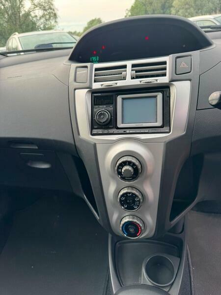 Toyota Yaris 1.3L Tr Mm Black #15