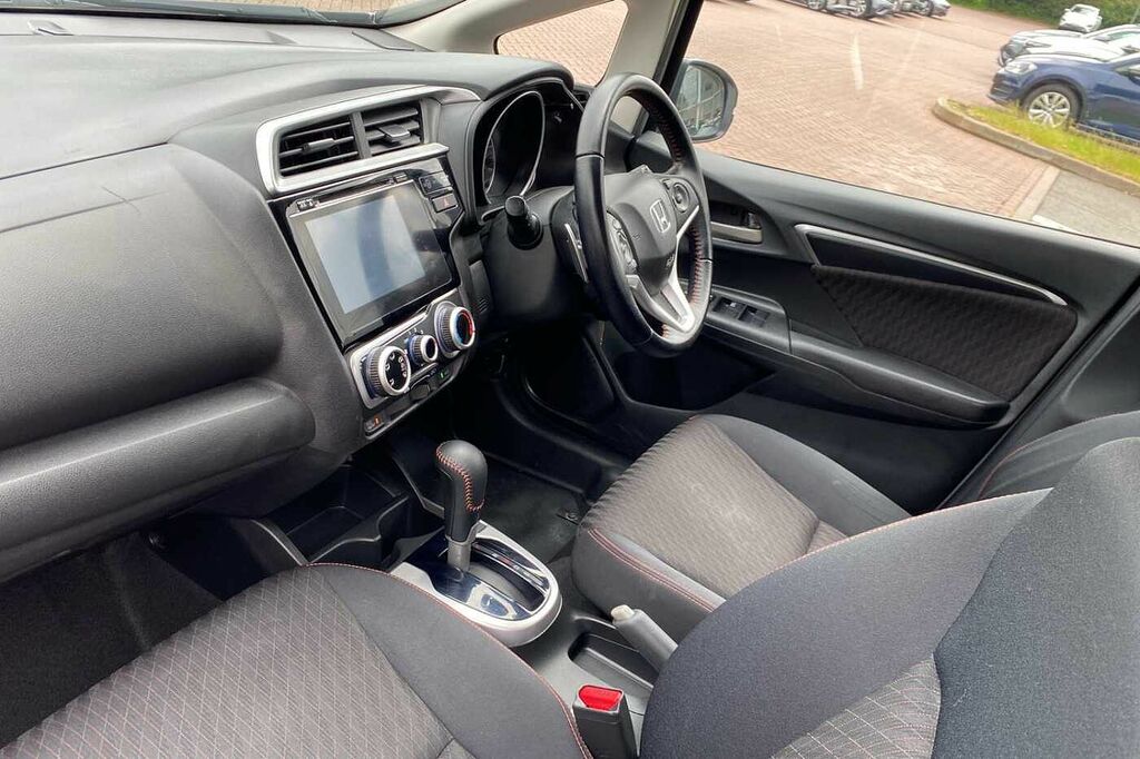 Honda Jazz 1.5 I-vtec Sport Navi Cvt White #2