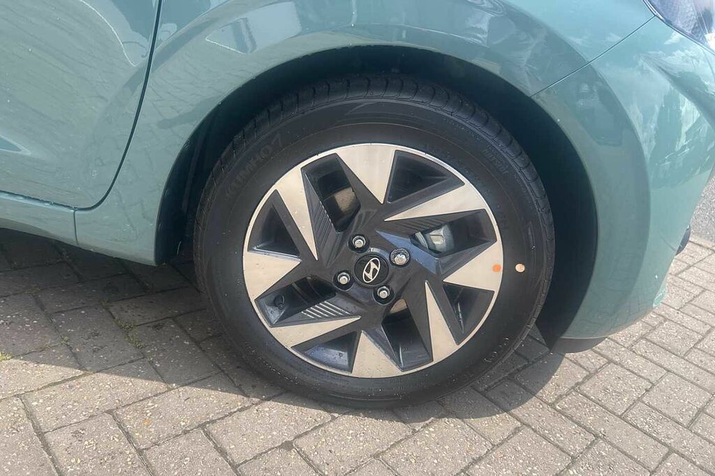 Hyundai I10 1.0 63 Advance Nav Green #5
