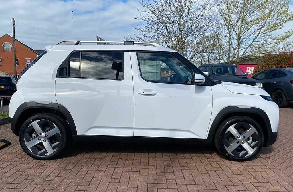 Hyundai Inster 02 49Kwh Ev 115Ps White #3