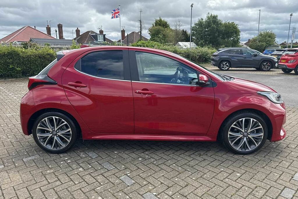 Toyota Yaris 1.5 Hybrid Excel Cvt Red #4