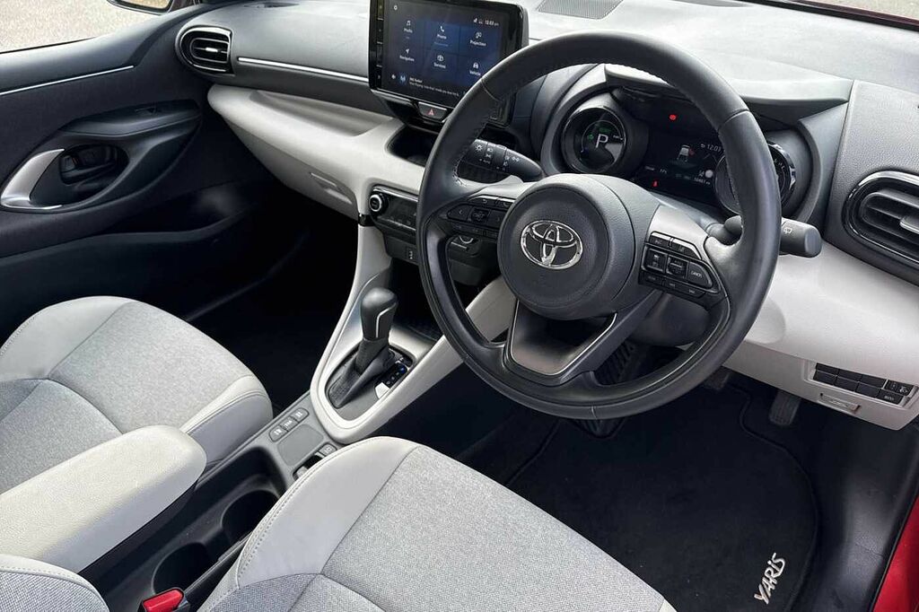 Toyota Yaris 1.5 Hybrid Excel Cvt Red #6