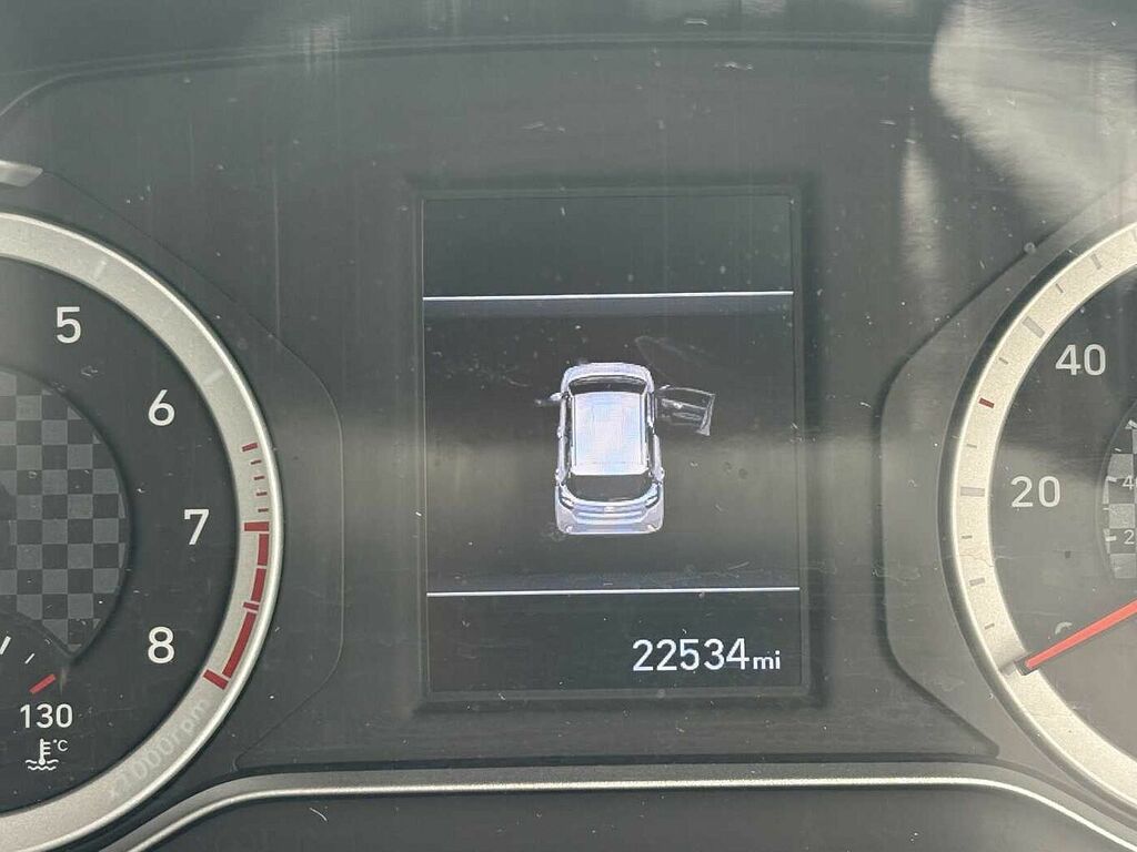 Hyundai I10 Hatchback White #23