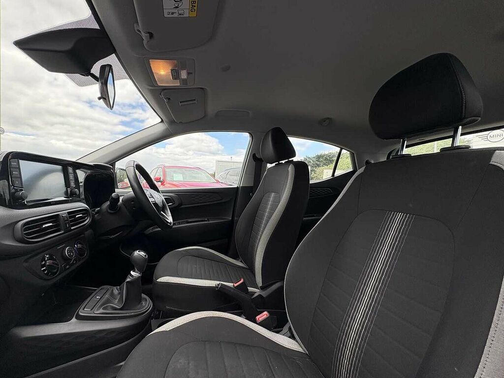 Hyundai I10 Hatchback White #8