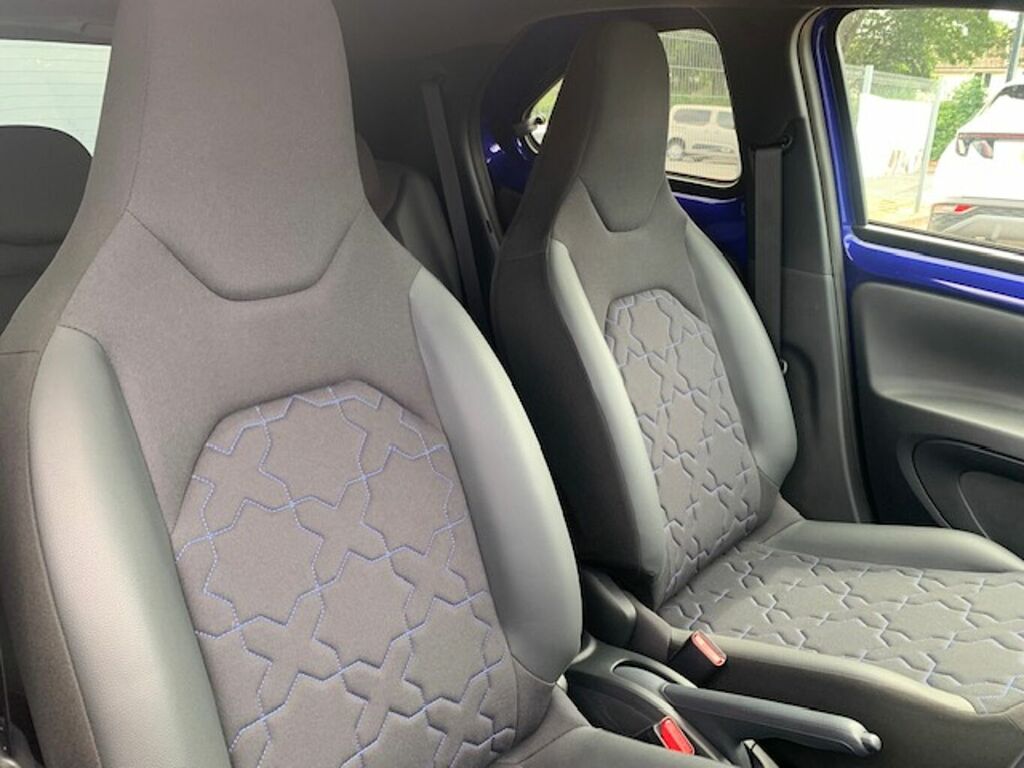 Toyota Aygo X Edge Beige #11