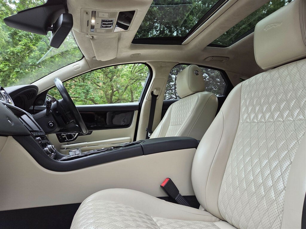 Jaguar XJ D V6 Portfolio L Black #26