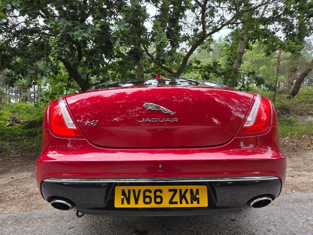 Jaguar XJ D V6 Portfolio L Black #16