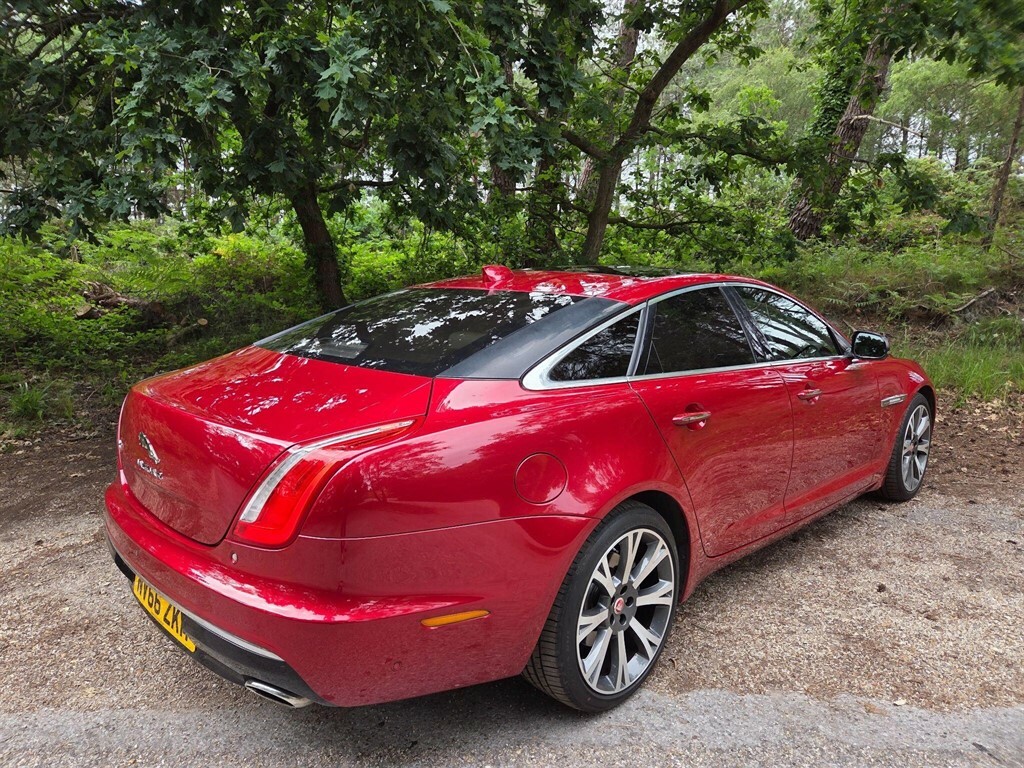 Jaguar XJ D V6 Portfolio L Black #21