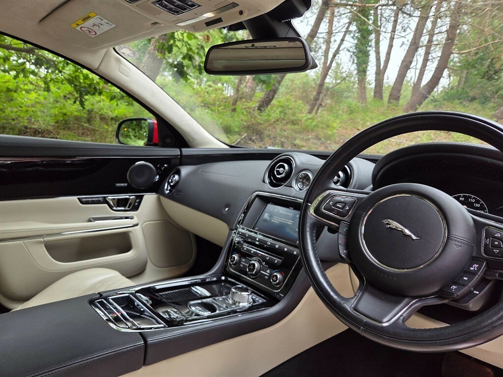 Jaguar XJ 3.0D V6 Portfolio Euro 6 Ss Red #3