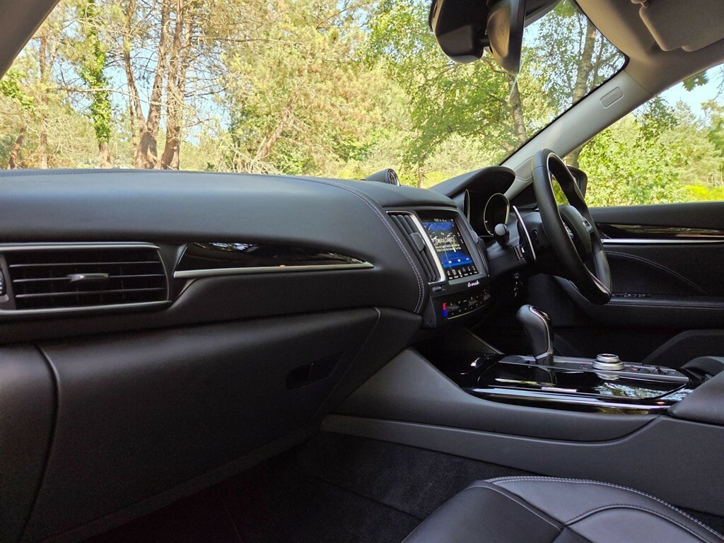 Maserati Levante Levante D V6 Blue #31