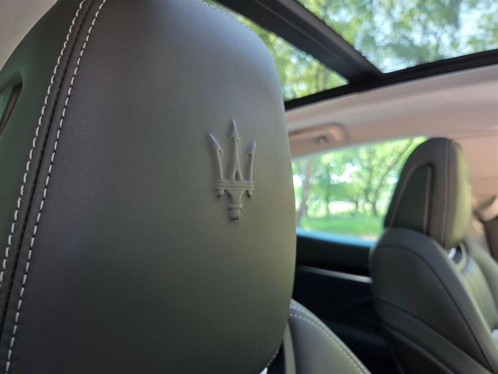 Maserati Levante Levante D V6 Blue #37