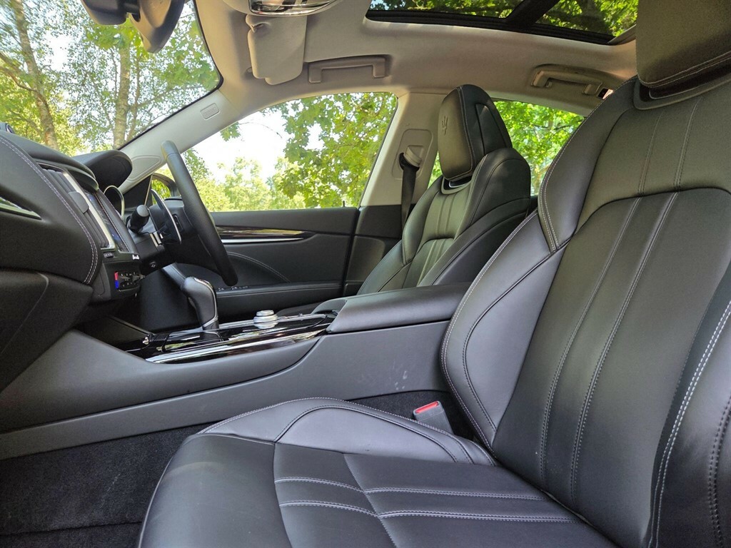 Maserati Levante Levante D V6 Blue #32