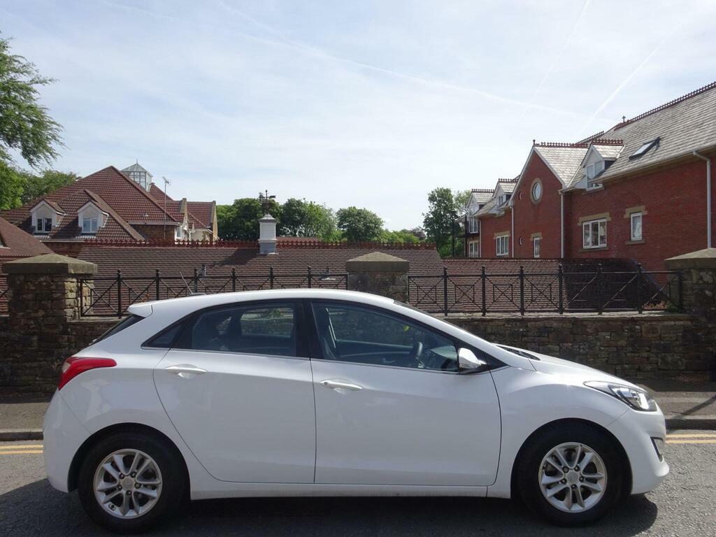 Hyundai I30 1.6 Crdi Blue Drive Se Nav Euro 6 S S WR66CUK White #5