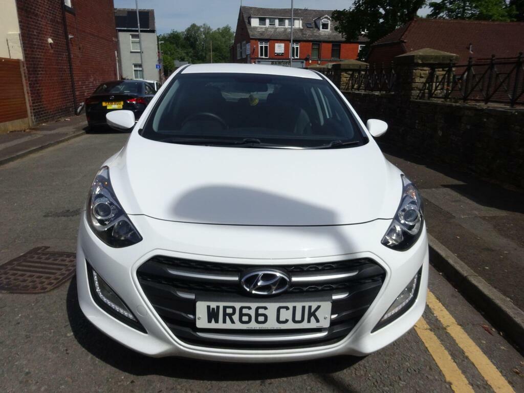 Hyundai I30 1.6 Crdi Blue Drive Se Nav Euro 6 S S WR66CUK White #2