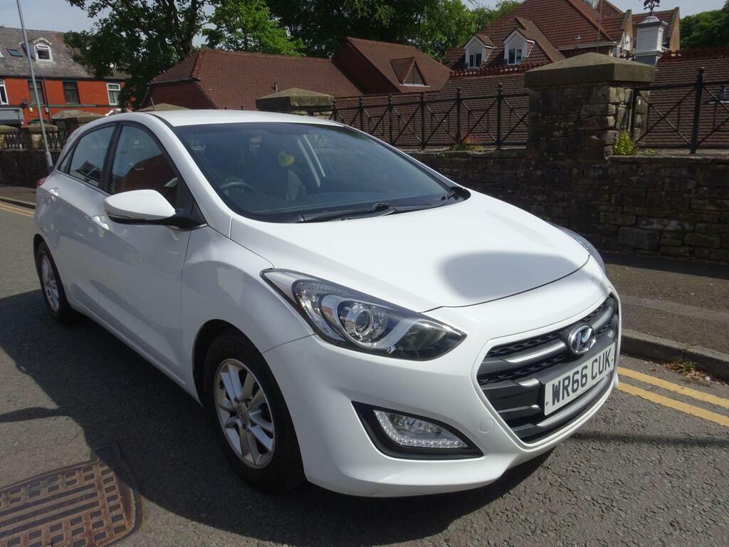 Hyundai I30 1.6 Crdi Blue Drive Se Nav Euro 6 S S WR66CUK White #4