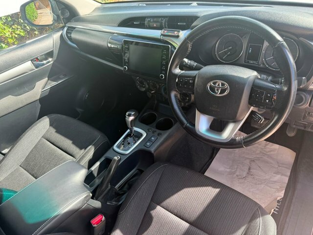 Toyota HILUX 2.4 D-4d Icon Pickup Double Cab 4W NL71WMC White #3