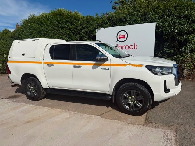 Toyota HILUX 2.4 D-4d Icon Pickup Double Cab 4W NL71WMC White #4