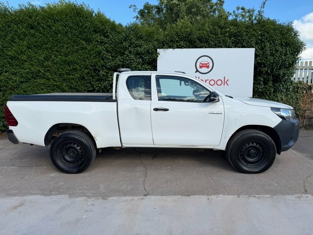 Toyota HILUX 2.4 D-4d Active Pickup Extended Cab Man White #4