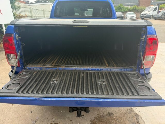 Toyota HILUX Active 4Wd D-4d Dcb White #25