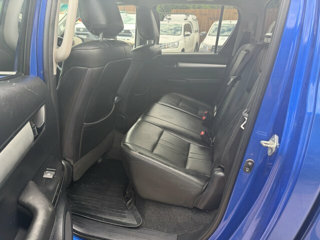 Toyota HILUX Active 4Wd D-4d Dcb White #22