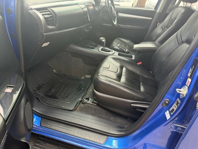 Toyota HILUX Active 4Wd D-4d Dcb White #19