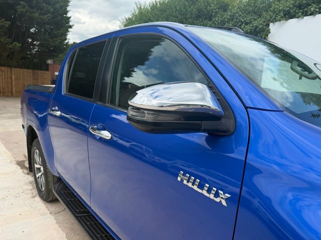 Toyota HILUX Active 4Wd D-4d Dcb White #8