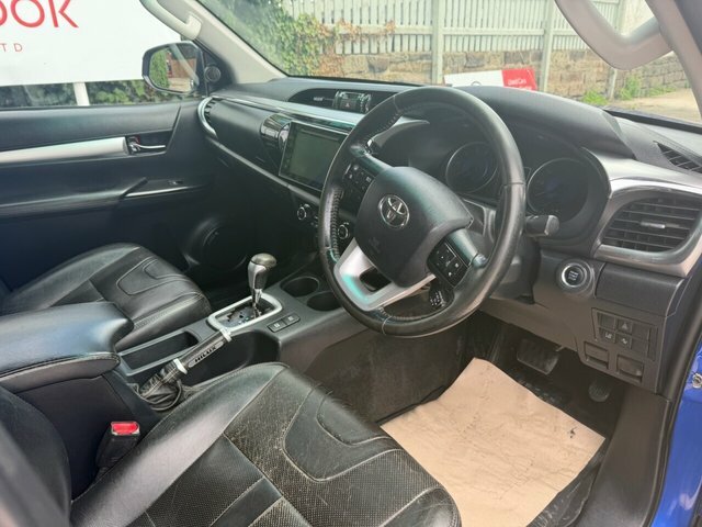 Toyota HILUX Active 4Wd D-4d Dcb White #15