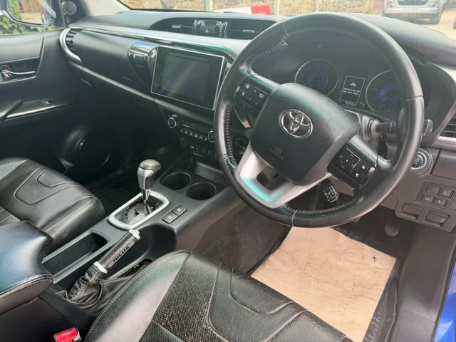 Toyota HILUX Active 4Wd D-4d Dcb White #14