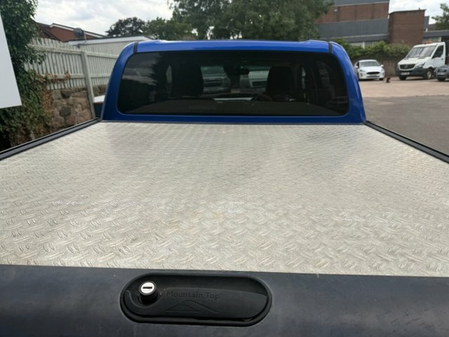 Toyota HILUX Active 4Wd D-4d Dcb White #26