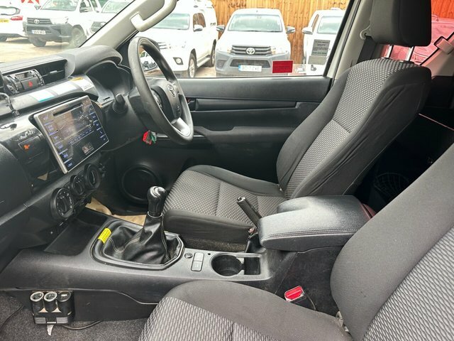 Toyota HILUX Active 4Wd D-4d Dcb White #19