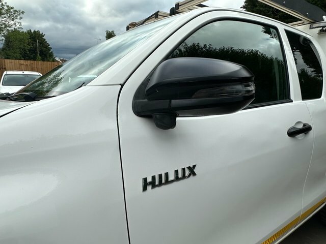 Toyota HILUX Active 4Wd D-4d Dcb White #14