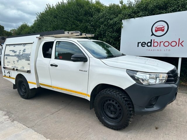 Toyota HILUX 2.4 D-4d Active Pickup Double Cab Manua White