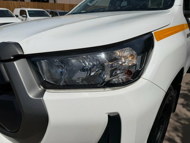 Toyota HILUX 2.4 D-4d Active Extra Pickup Extended Cab Dies White #4