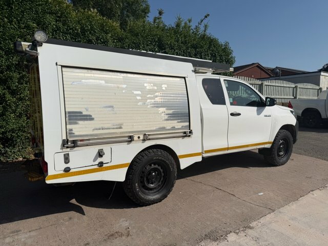 Toyota HILUX 2.4 D-4d Active Pickup Double Cab Manua White #4