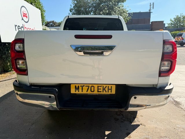 Toyota HILUX 2.4 D-4d Invincible Pickup Double Cab A White #5
