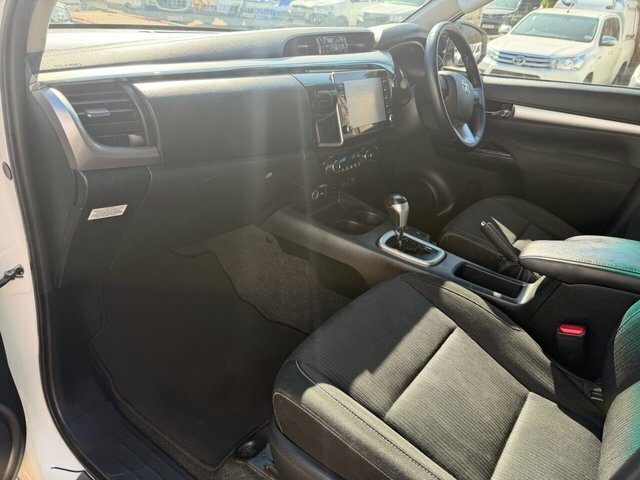 Toyota HILUX 2.4 D-4d Active Single Cab Pickup  #16