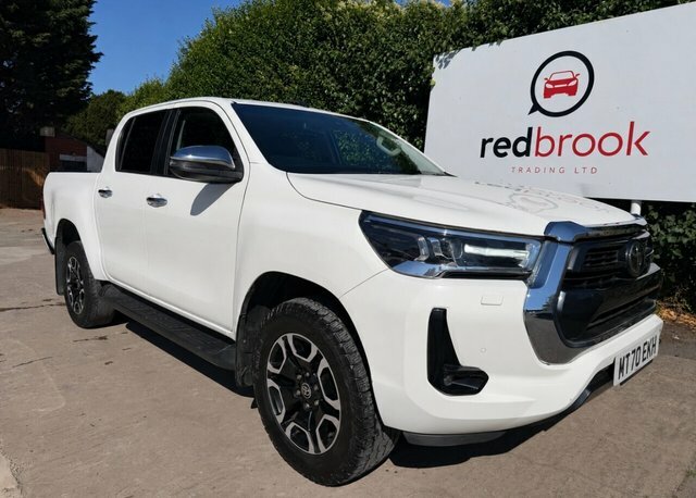 Toyota HILUX 2.4 D-4d Invincible Pickup Double Cab A White