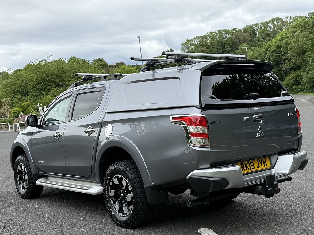 Mitsubishi L200 2.4 Di-d Dc Warrior Pickup Double Cab M J700AGH Grey #3