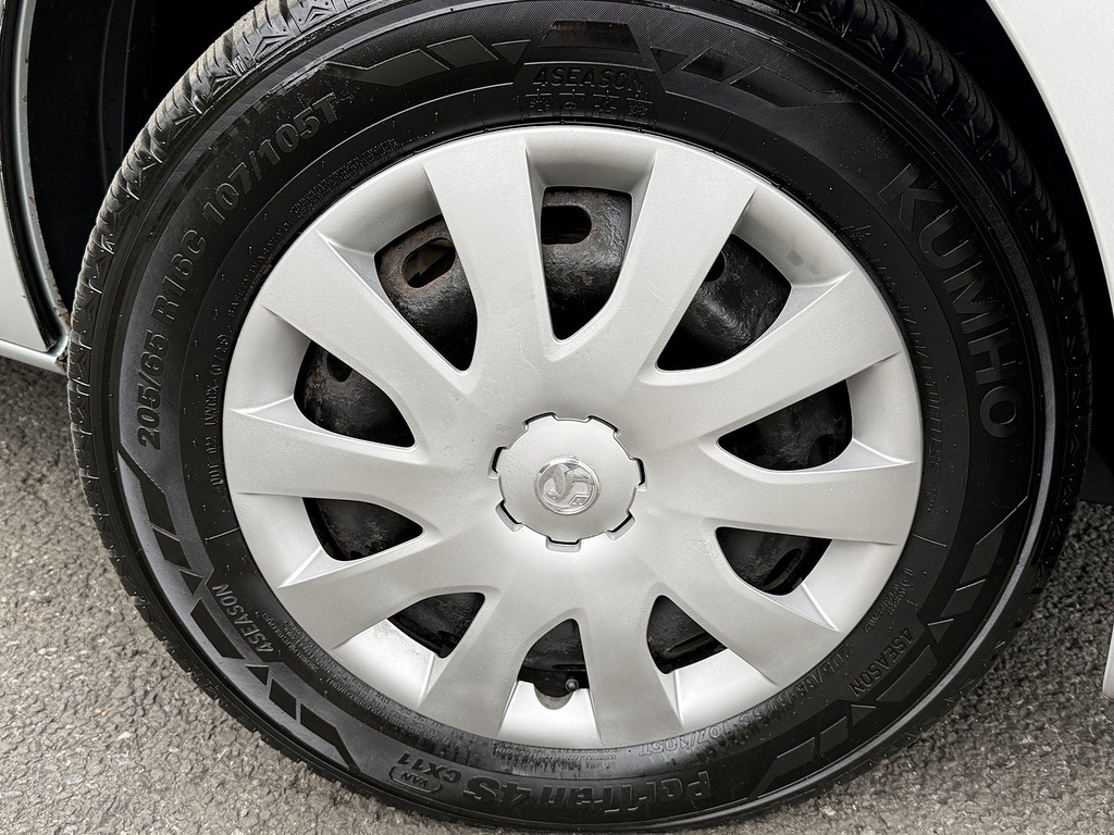 Vauxhall Vivaro Cdti 2900 Sportive Panel Van 1.6 VO68OKF Silver #3