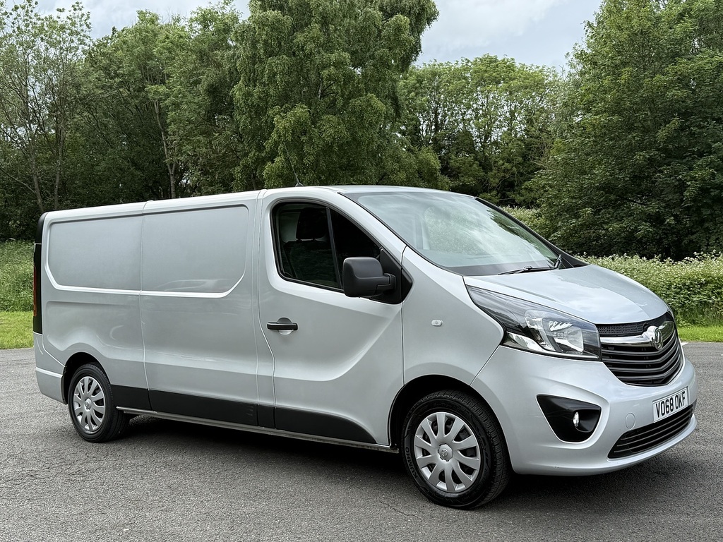 Vauxhall Vivaro Cdti 2900 Sportive Panel Van 1.6 VO68OKF Silver #6