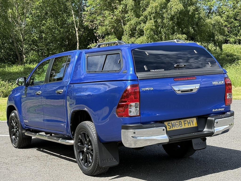 Toyota HILUX D-4d Invincible X Blue SM68FHY Blue #4