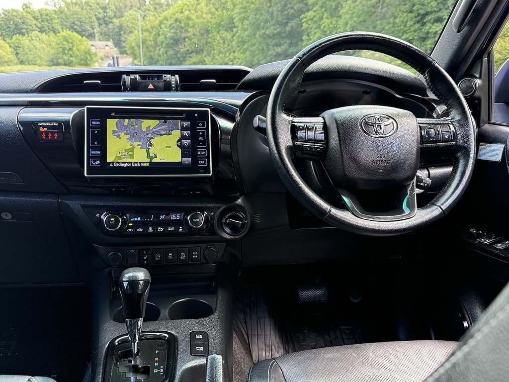 Toyota HILUX D-4d Invincible X Blue SM68FHY Blue #2