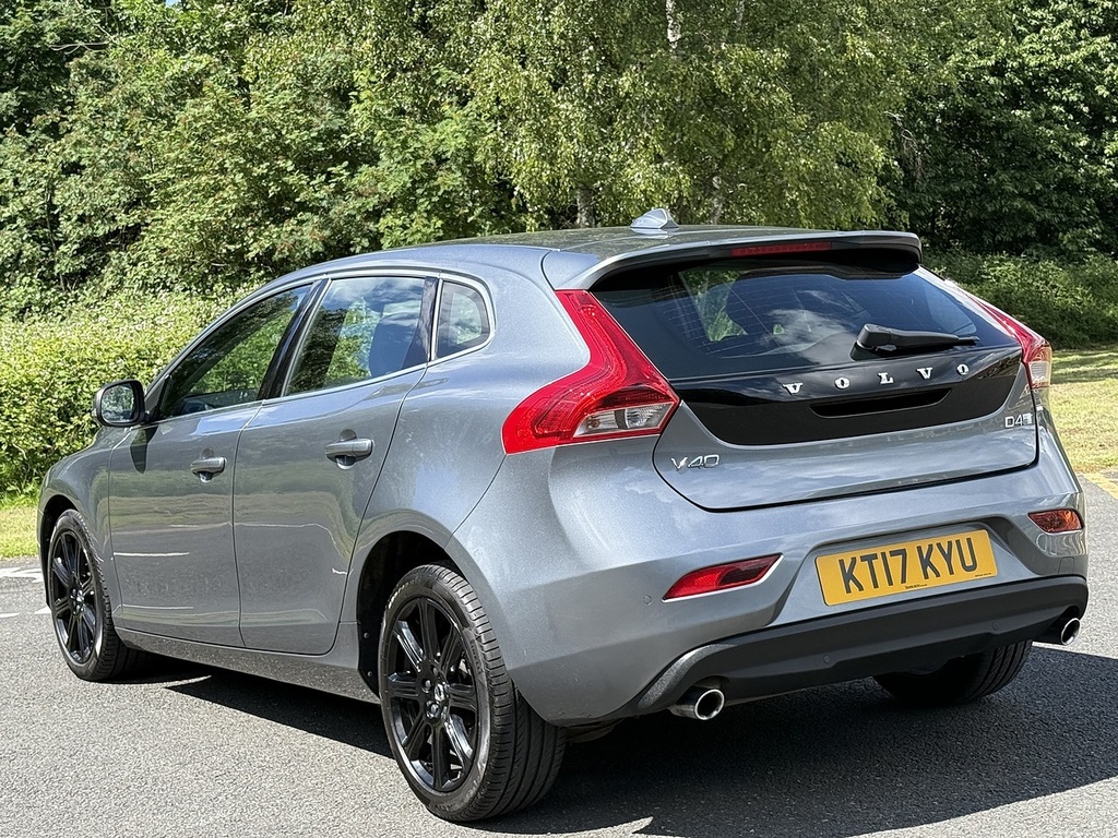 Volvo V40 2.0 D4 Inscription Hatchback Euro Grey #3