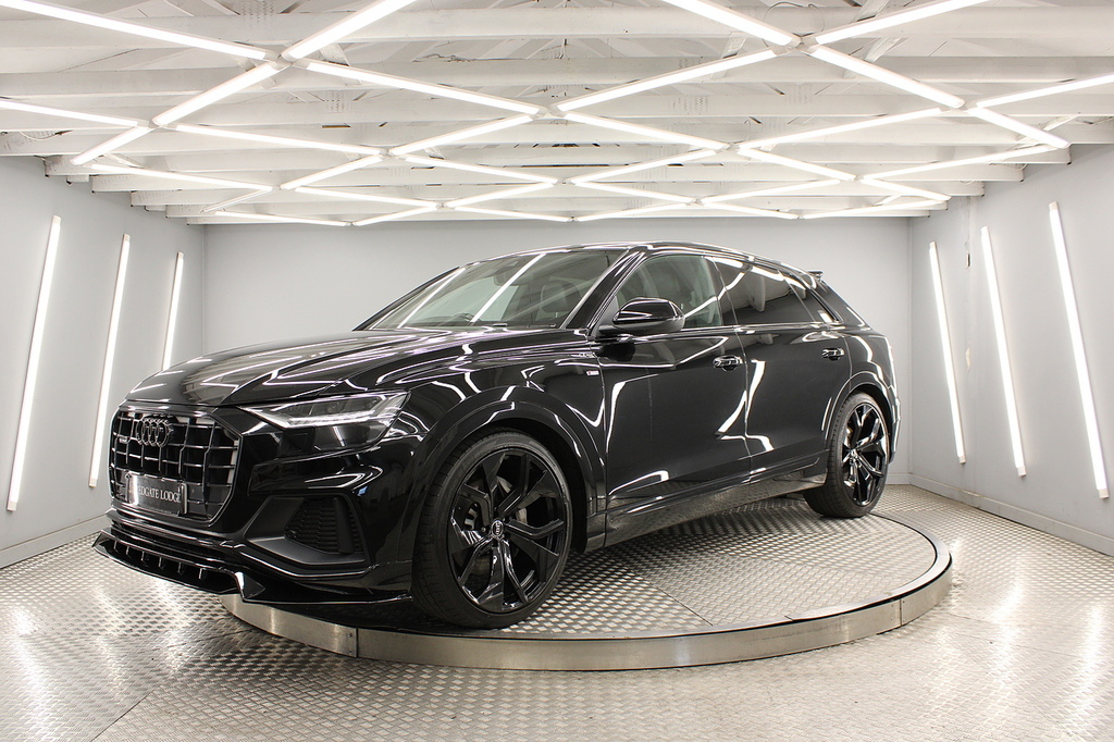 Audi Q8 Suv WG70VTM Black #5
