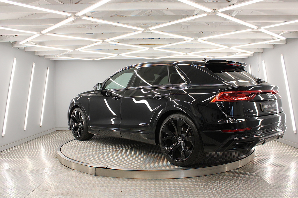 Audi Q8 Suv WG70VTM Black #4