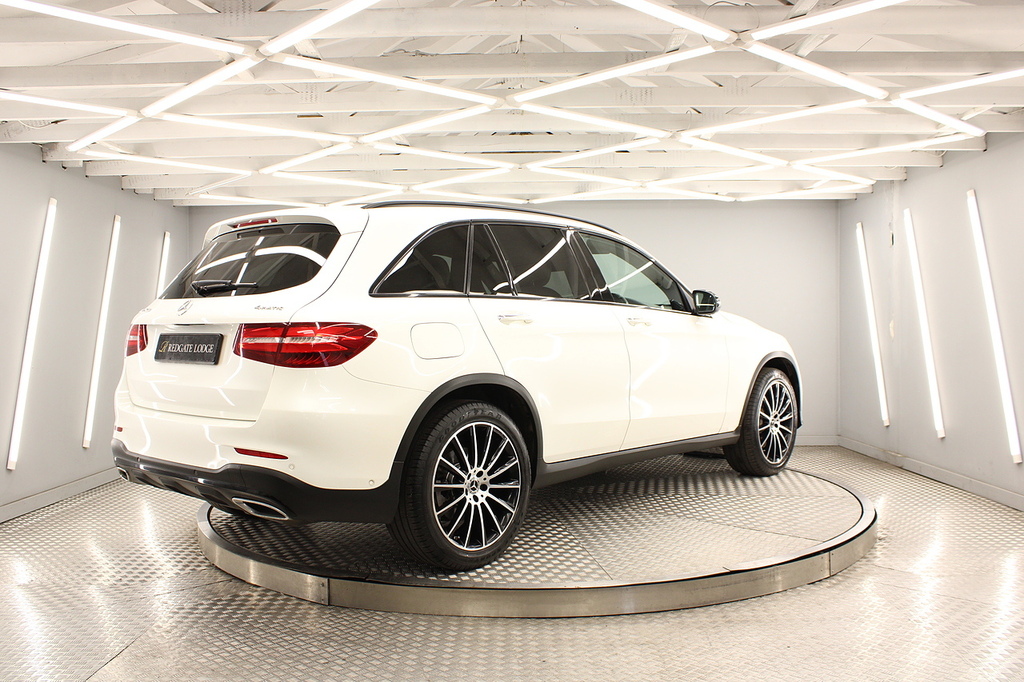Mercedes-Benz GLC Class Glc 250 D 4Matic Amg Line Premium Plus VO68PZT White #4