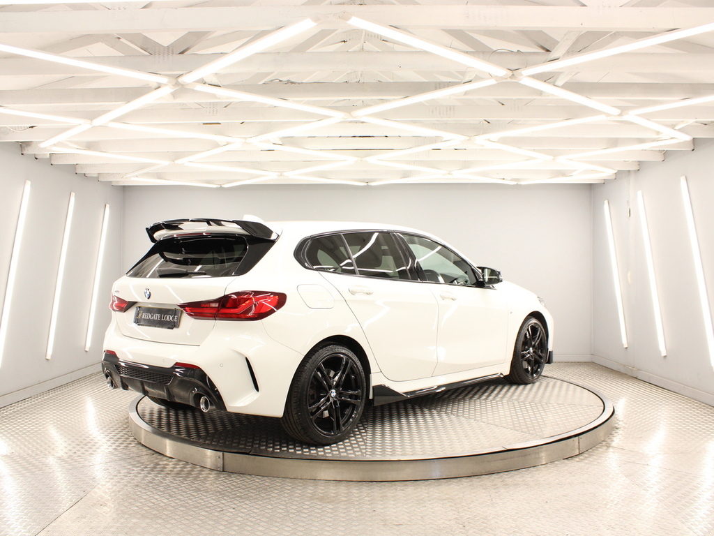 BMW 1 Series Hatchback PO20VOT White #3