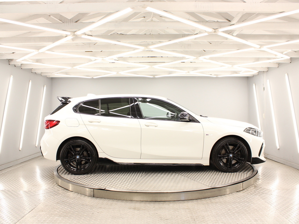 BMW 1 Series Hatchback White